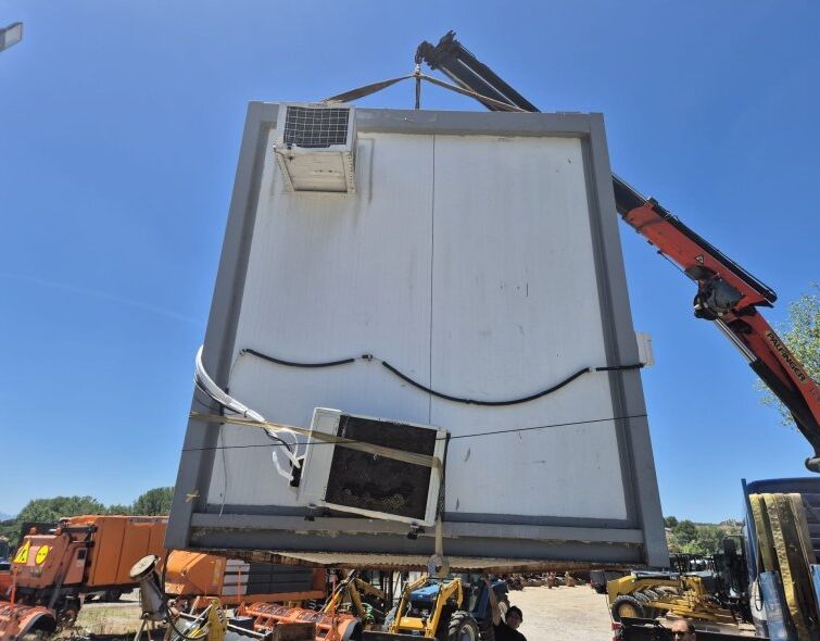 - BARAQUE DE CHANTIER